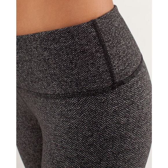 Lululemon Wunder Under High Rise Legging Chevron Print Cropped Size 2 - Picture 3 of 10